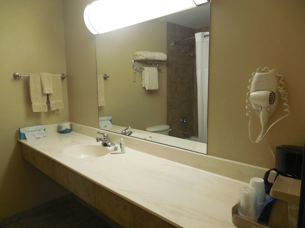 Blue Mountain Inn And Suites Rangely エクステリア 写真