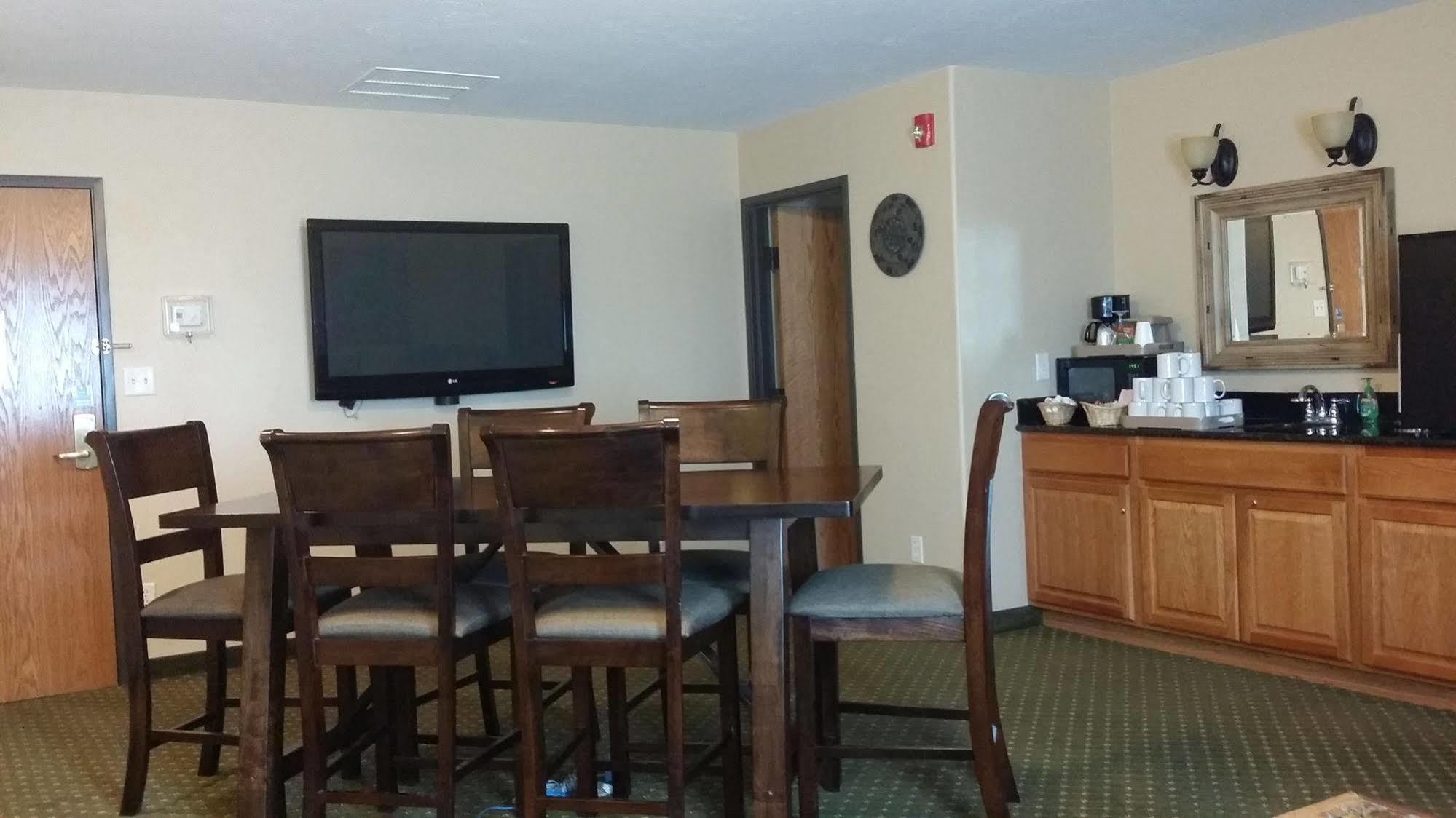 Blue Mountain Inn And Suites Rangely エクステリア 写真
